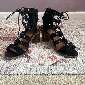 Black sandals Size 8